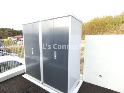 【その他共用部分】 | ＹＳ ＨＩＬＬＳ（ワイエスヒルズ） | 外物置にはタイヤを収納できます。