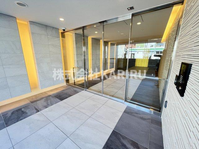 カーサレグラス城東セントラルのエントランス