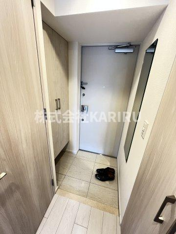 カーサレグラス城東セントラルの玄関