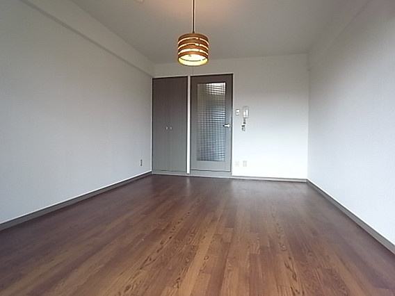 サテライト王子公園の居間・リビング