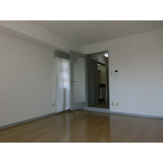 サテライト王子公園の居間・リビング