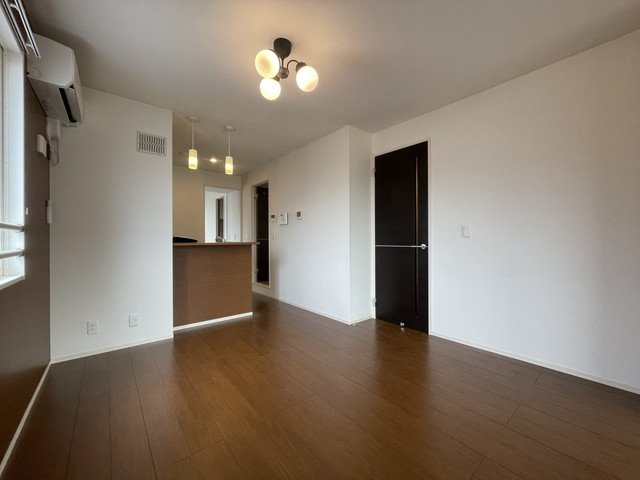 J’s　Gardenの居間・リビング