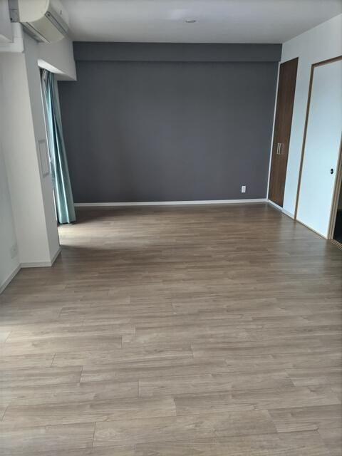 ユニハイムエクシア東灘森北町の居間・リビング