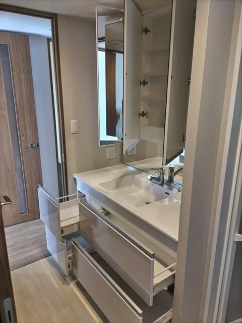 ユニハイムエクシア東灘森北町の洗面所