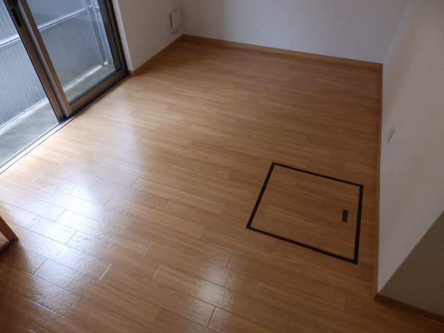 コンフォールタカハの洋室