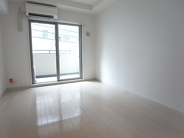 ロイヤル神戸三宮の居間・リビング