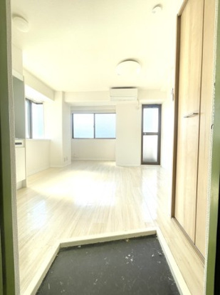 ブライト御影の玄関