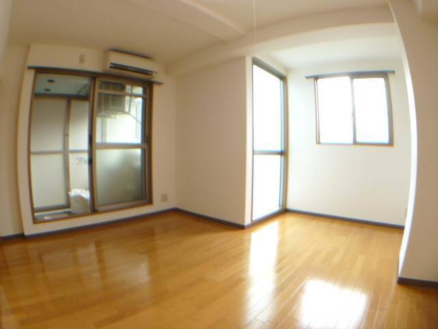 MASANI三宮（旧ラフォンテ三宮）の居間・リビング