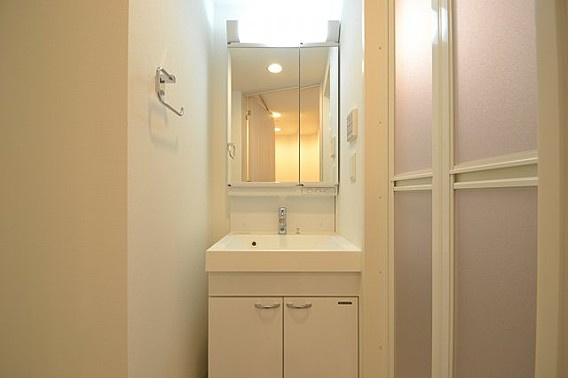 アドバンス神戸ラフィナートの洗面所