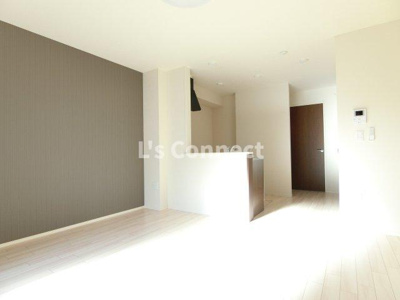 【居間・リビング】 | ＶＩＥＮＴＯ（ヴィエント） | アクセントクロス使用のＬＤＫ。