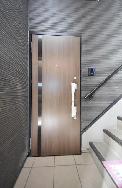 Heim Komoreliaの玄関