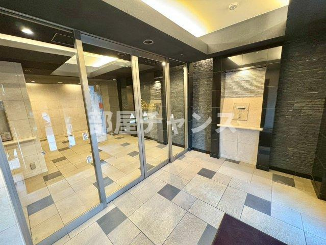 プレサンス名古屋STATIONキュオルのエントランス