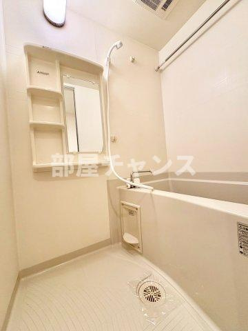 プレサンス名古屋STATIONキュオルの浴室