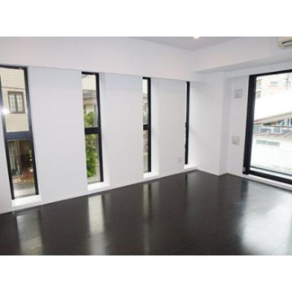 【居間・リビング】 | パークキューブ目黒タワー | ※写真は同タイプ住戸です。