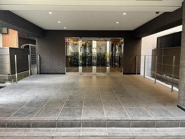 ＴＲＡＤＩＳ浅草橋のエントランス