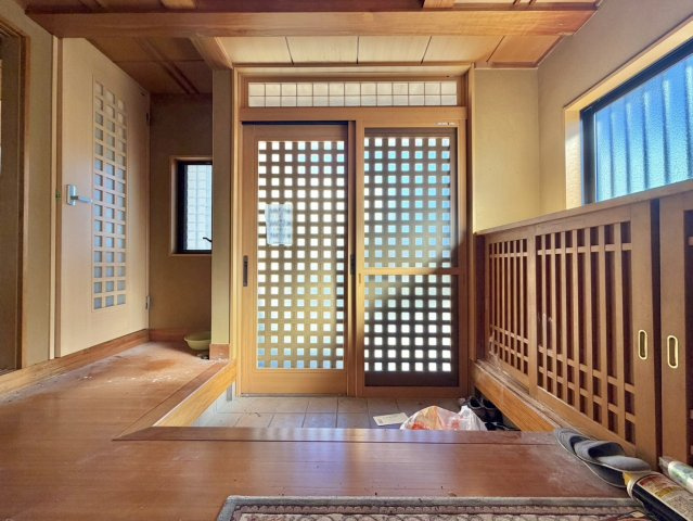 栃木市平柳町中古戸建の玄関