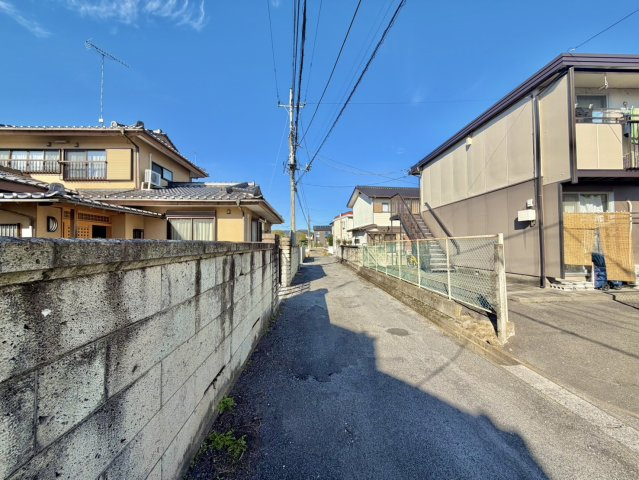 栃木市平柳町中古戸建の前面道路含む現地写真