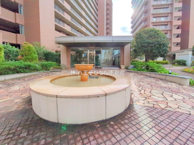 祝　成約済み　パークフィーネ南大沢３番館　八王子市　中古マンションのエントランス|リフォーム中古マンションです。～仲介手数料無料☆八王子ひなた不動産～パークフィーネ南大沢3番館