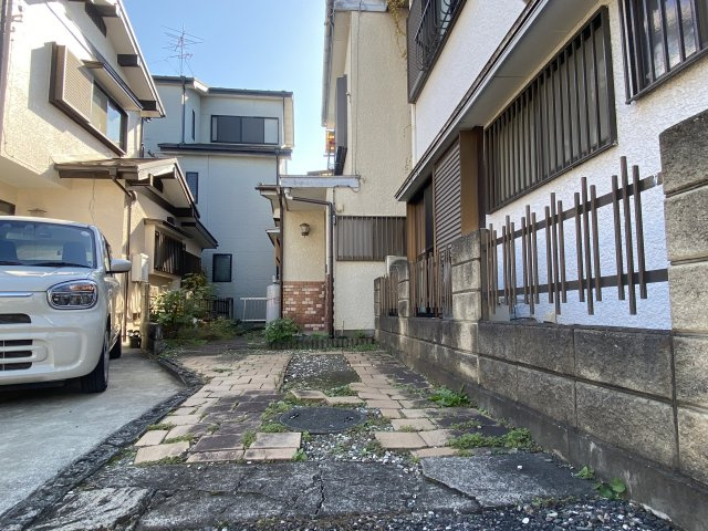 入間市東町５丁目中古戸建【リノベ済】の駐車場|駐車スペースあり♪（車種による）