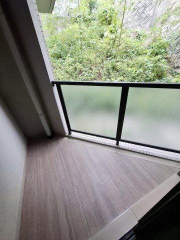 ロイヤル苦楽園のバルコニー|R7.11.18撮影　リフォーム済み
