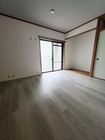 ロイヤル苦楽園の洋室|R7.11.18撮影　リフォーム済み