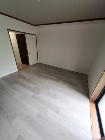 ロイヤル苦楽園の洋室|R7.11.18撮影　リフォーム済み