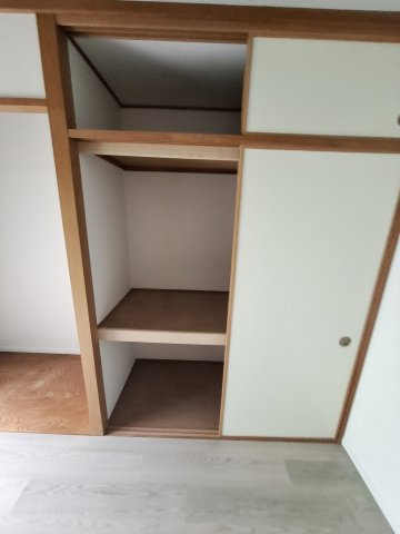 ロイヤル苦楽園の収納|R7.11.18撮影　リフォーム済み