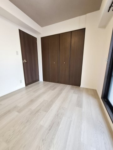 ロイヤル苦楽園の洋室|R7.11.18撮影　リフォーム済み