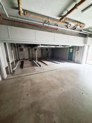 ロイヤル苦楽園の駐車場