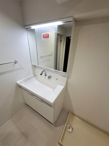 ロイヤル苦楽園の洗面所|R7.11.18撮影　リフォーム済み