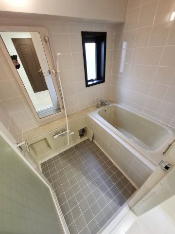 ロイヤル苦楽園の浴室