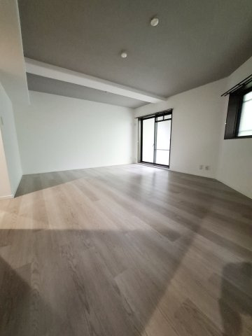 ロイヤル苦楽園の居間・リビング|R7.11.18撮影　リフォーム済み