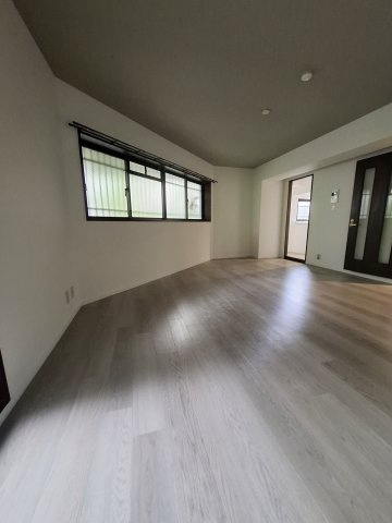 ロイヤル苦楽園の居間・リビング|R7.11.18撮影　リフォーム済み