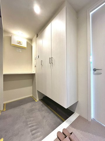 ディアハイム山鼻南の玄関|大容量のシューズボックス！