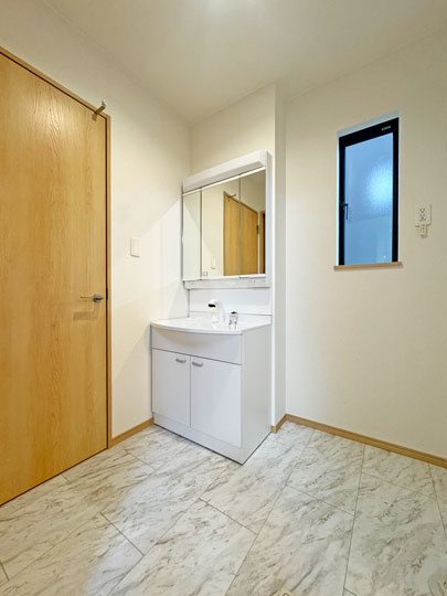 多賀城市丸山の独立洗面台