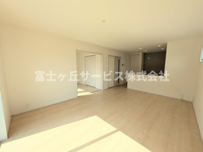 【居間・リビング】 | 磐田市中野 2期 新築一戸建て | リビングです