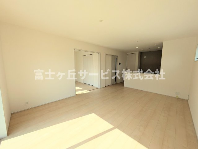 【居間・リビング】 | 磐田市中野 2期 新築一戸建て | リビングです