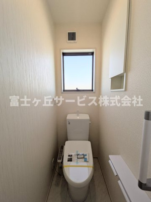【トイレ】 | 磐田市中野 2期 新築一戸建て | １F2F同タイプのトイレがあります