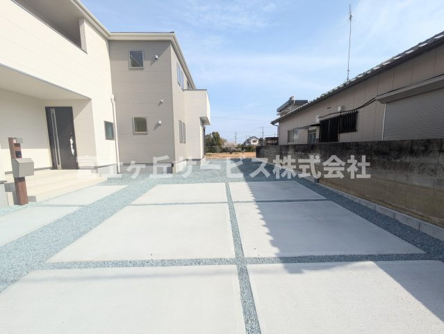 【駐車場】 | 磐田市中野 2期 新築一戸建て | ３台駐車可能です