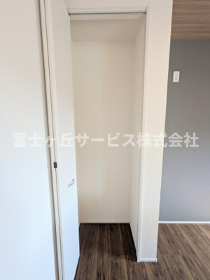 【収納】 | 磐田市豊浜中野 4期 新築一戸建て 2号棟 | キッチン横の収納です