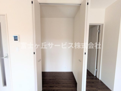 【収納】 | 磐田市豊浜中野 4期 新築一戸建て 2号棟 | リビング横の収納です