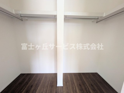 【収納】 | 磐田市豊浜中野 4期 新築一戸建て 2号棟 | ウォークインクローゼットです