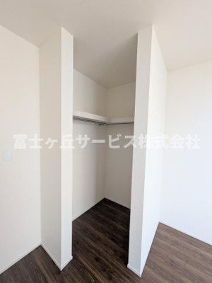 【収納】 | 磐田市豊浜中野 4期 新築一戸建て 2号棟 | ウォークインクローゼットです