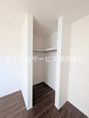 【収納】 | 磐田市豊浜中野 4期 新築一戸建て 2号棟 | ウォークインクローゼットです