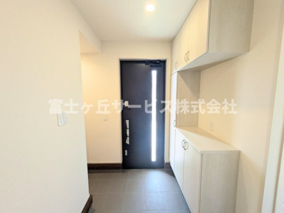 【玄関】 | 磐田市豊浜中野 4期 新築一戸建て 2号棟 | 玄関です