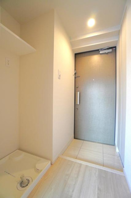 【玄関】 | クラリティア文京湯島 | ※写真は同タイプ住戸です。