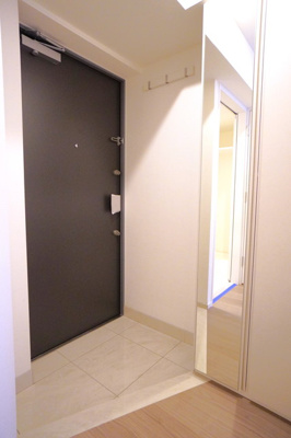 【玄関】 | アーバネックス錦糸公園 | ※写真は同タイプ住戸です。