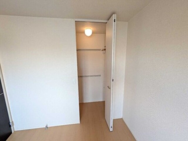 クリスタルコートの収納|クローゼット