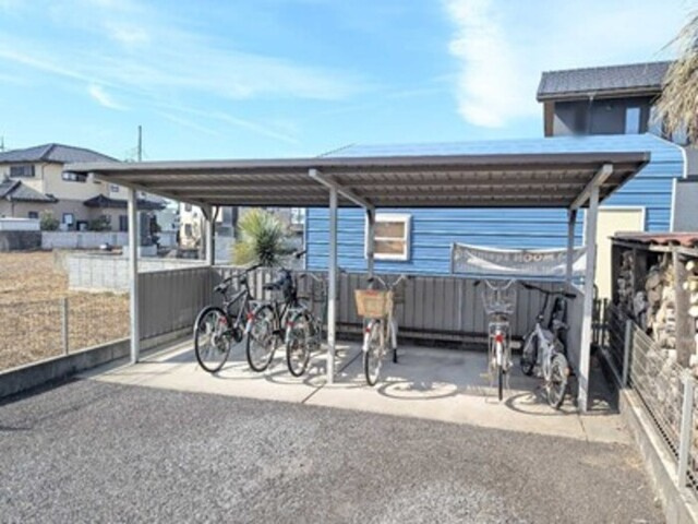 クリスタルコートのその他|駐輪場