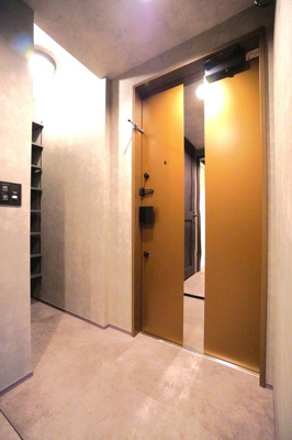 【玄関】 | ザ・ライオンズフォーシア外神田 | ※写真は同タイプ住戸です。